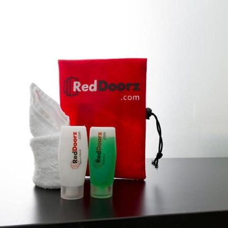 Reddoorz Plus @ Paal 2 Manado Ngoại thất bức ảnh