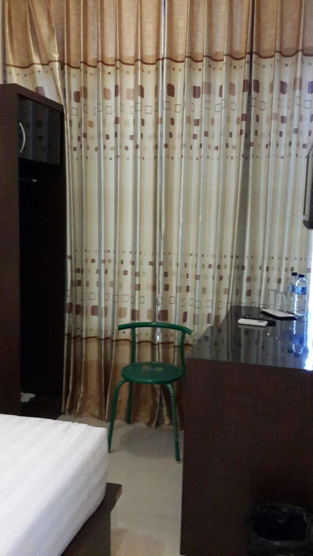 Reddoorz Plus @ Paal 2 Manado Ngoại thất bức ảnh