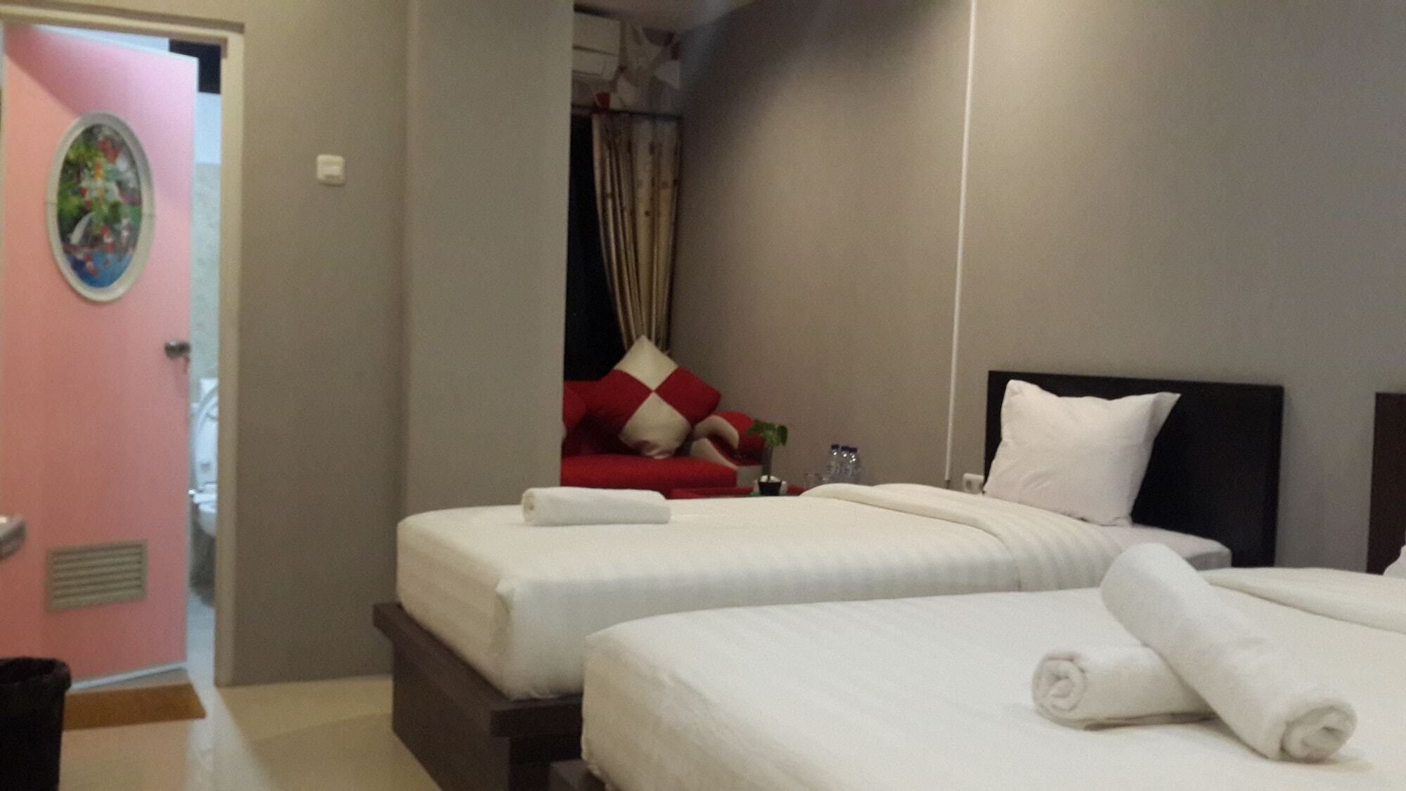 Reddoorz Plus @ Paal 2 Manado Ngoại thất bức ảnh
