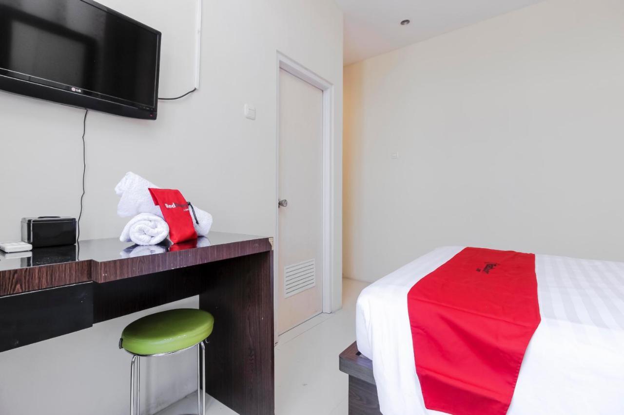Reddoorz Plus @ Paal 2 Manado Ngoại thất bức ảnh