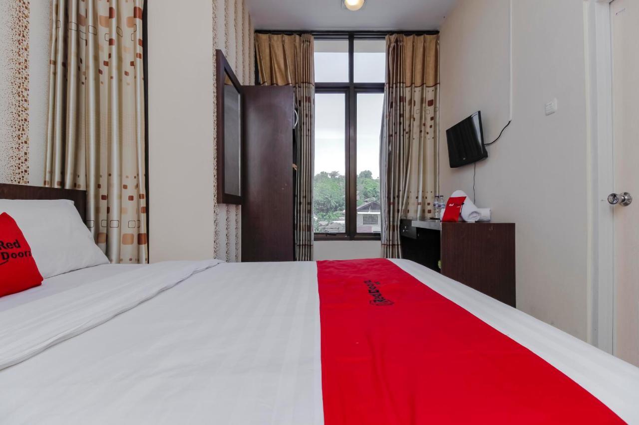Reddoorz Plus @ Paal 2 Manado Ngoại thất bức ảnh