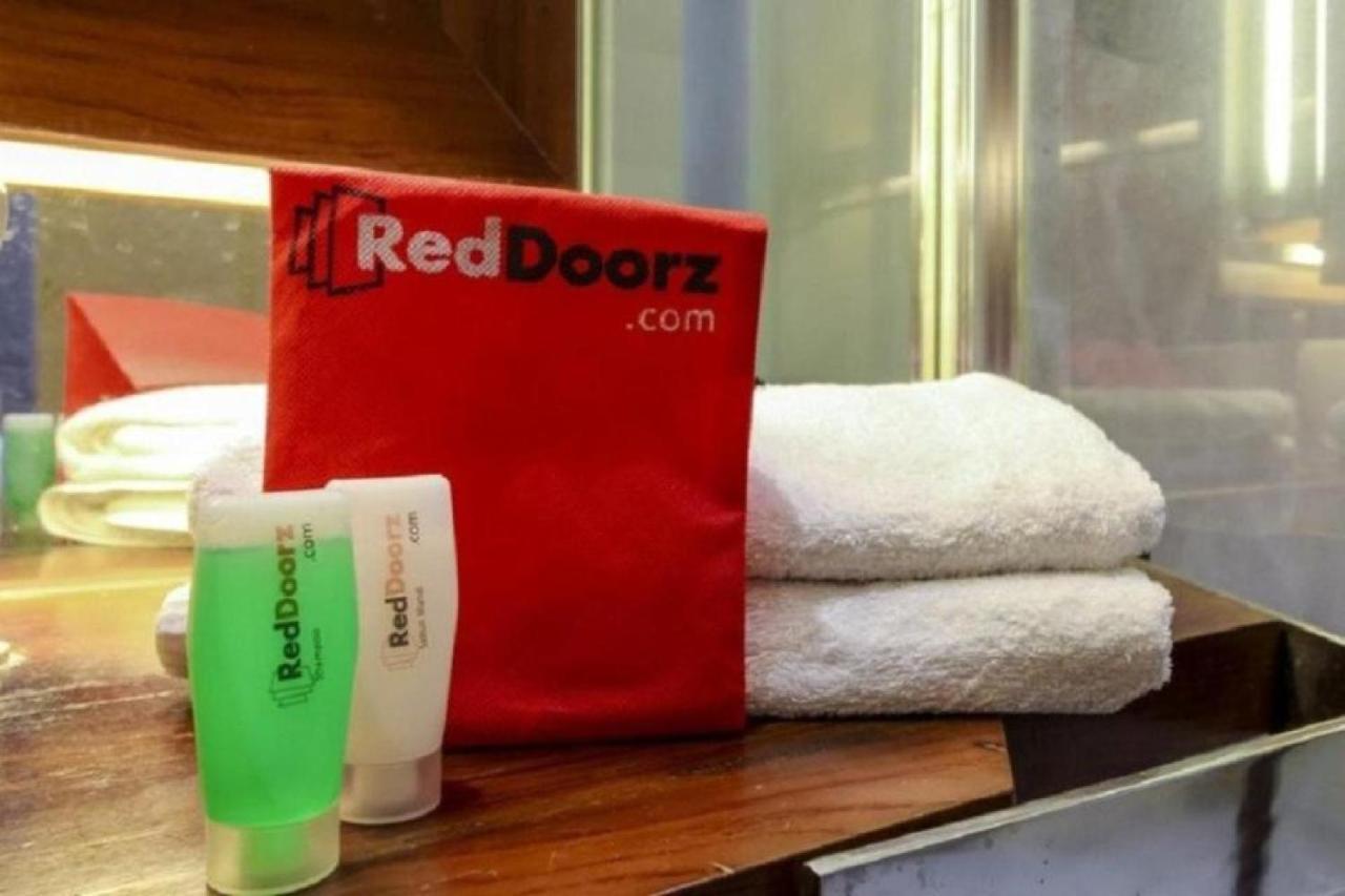 Reddoorz Plus @ Paal 2 Manado Ngoại thất bức ảnh